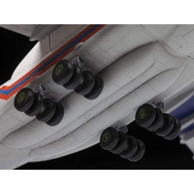 Сборная модель ZVEZDA Российский транспортно-десантный самолет Ил-76 ТД МЧС России, 1/144