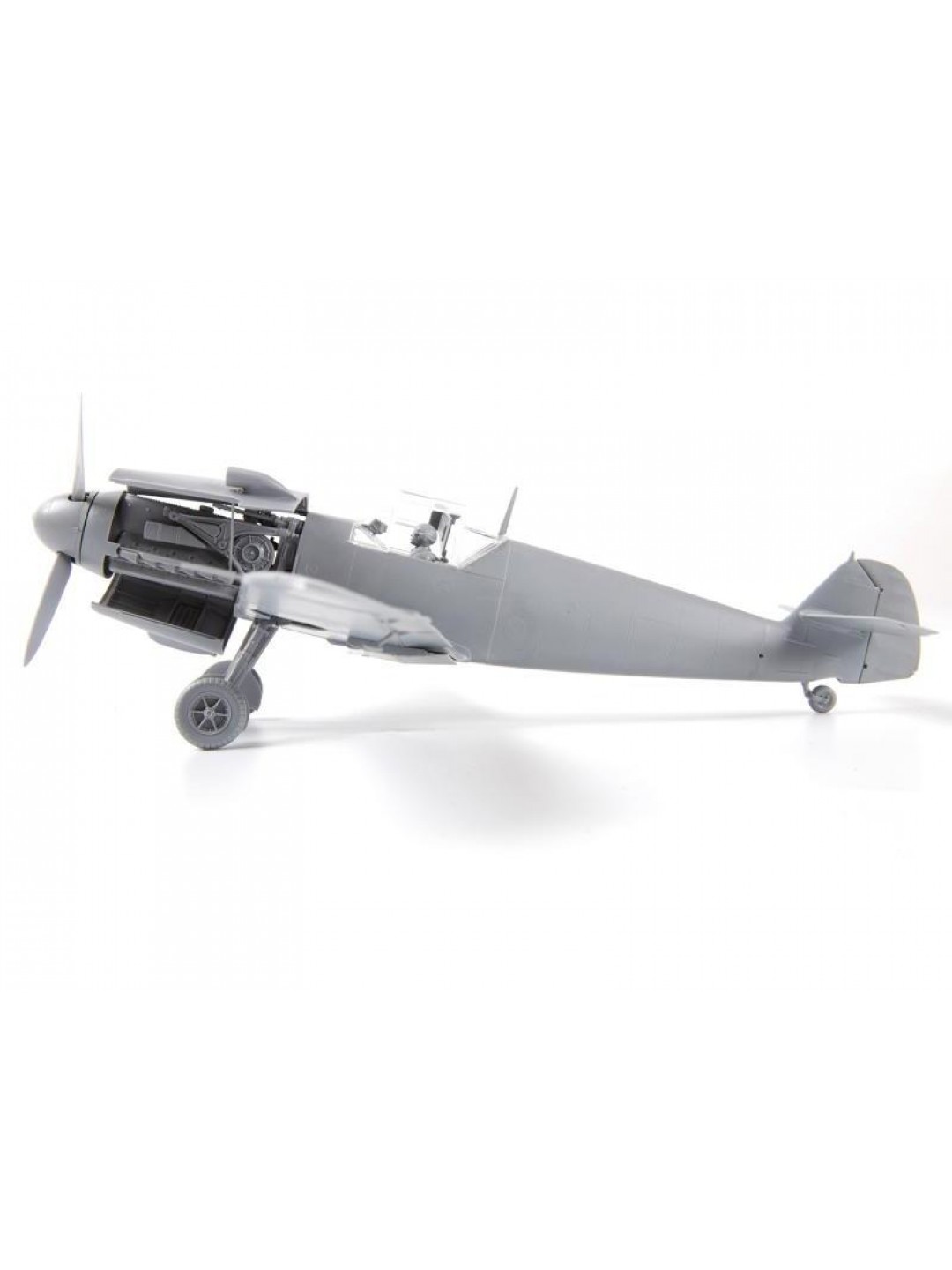 Сборная модель ZVEZDA Немецкий истребитель «Мессершмитт» BF-109 F2, подарочный набор, 1/48