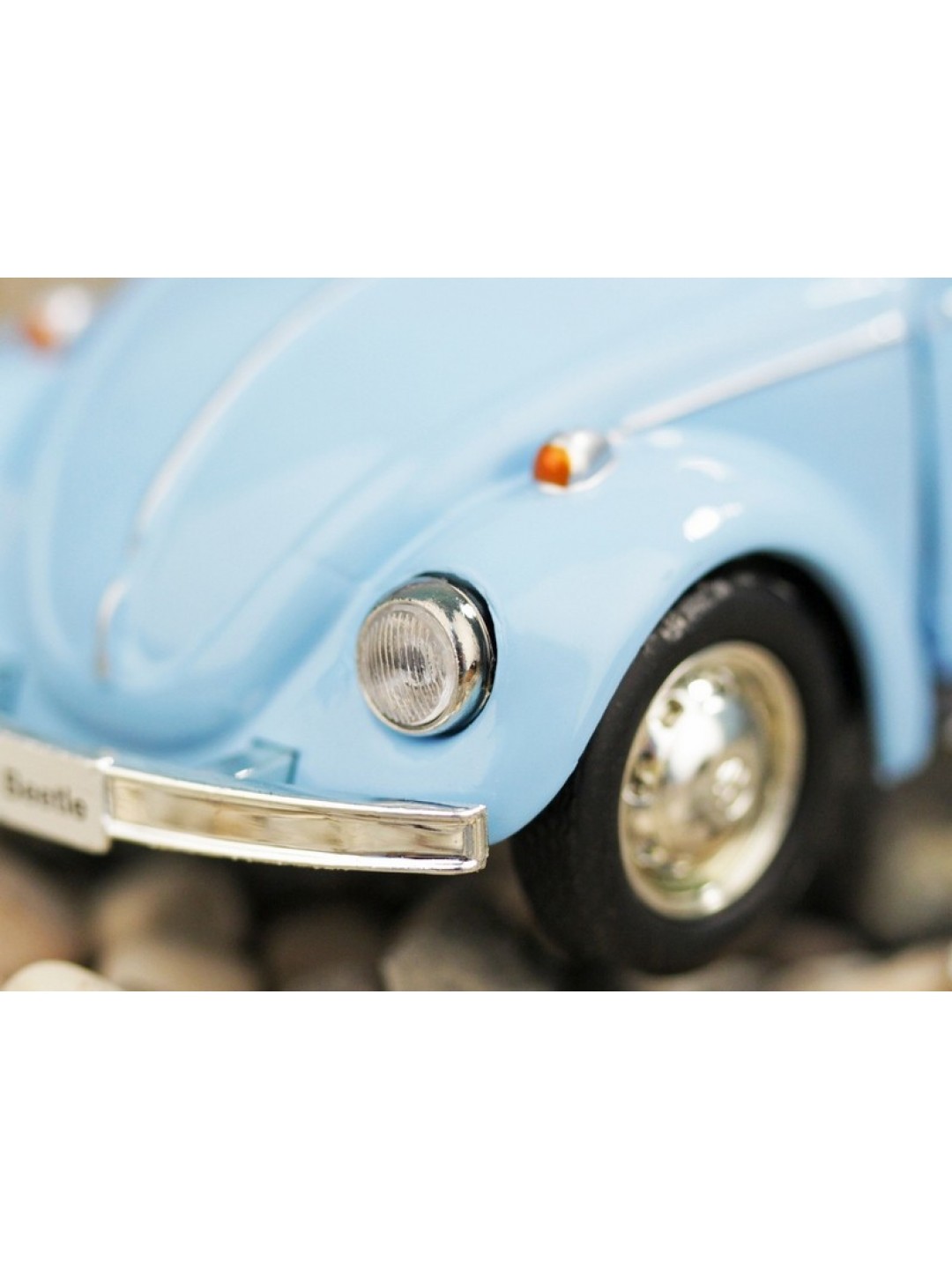 Машина Ideal 1:30-39 Volkswagen Beetle (блест. метал. фиолет.)