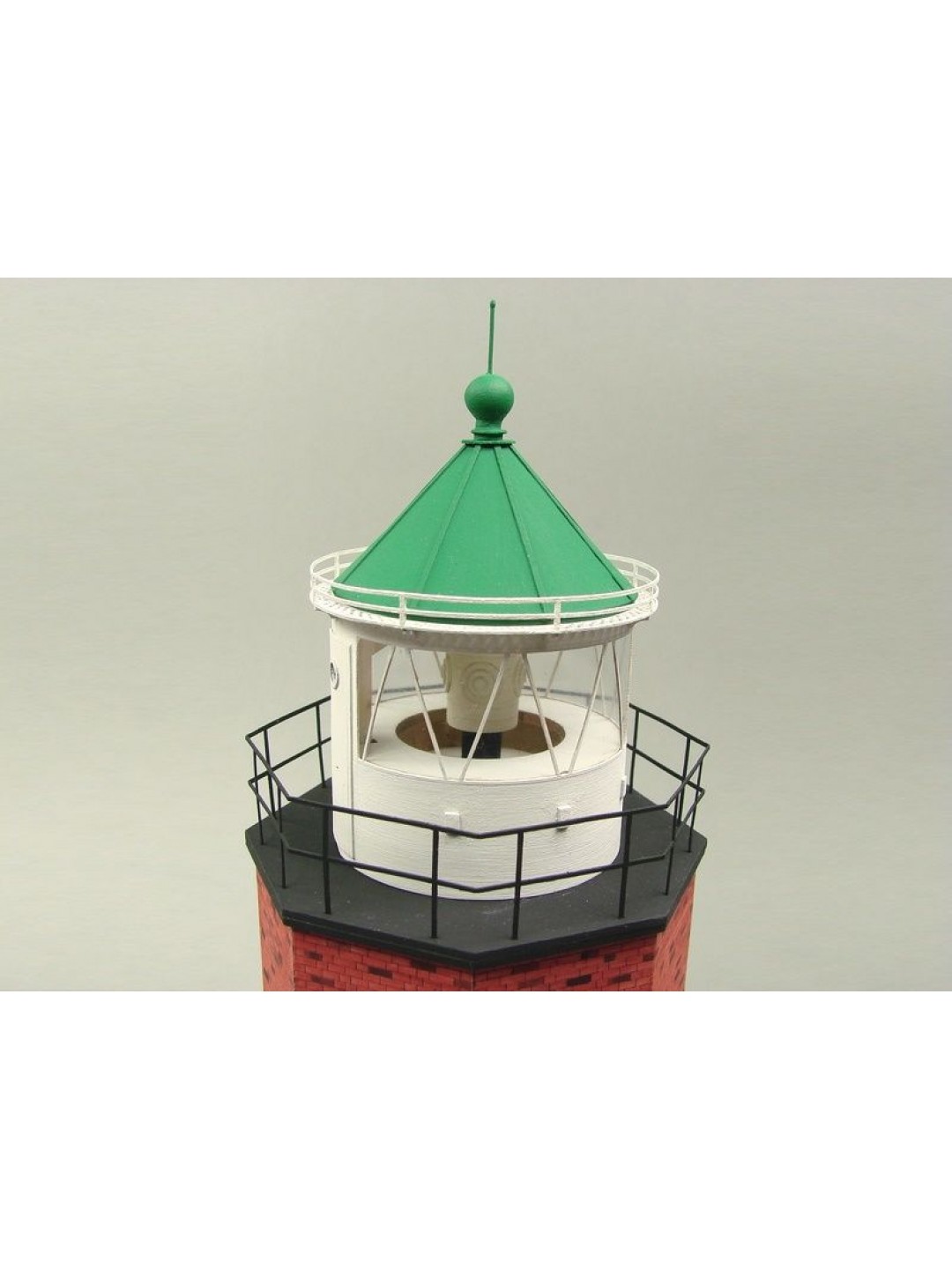 Сборная картонная модель Shipyard маяк Rotes Kliff Lighthouse (№87), 1/72