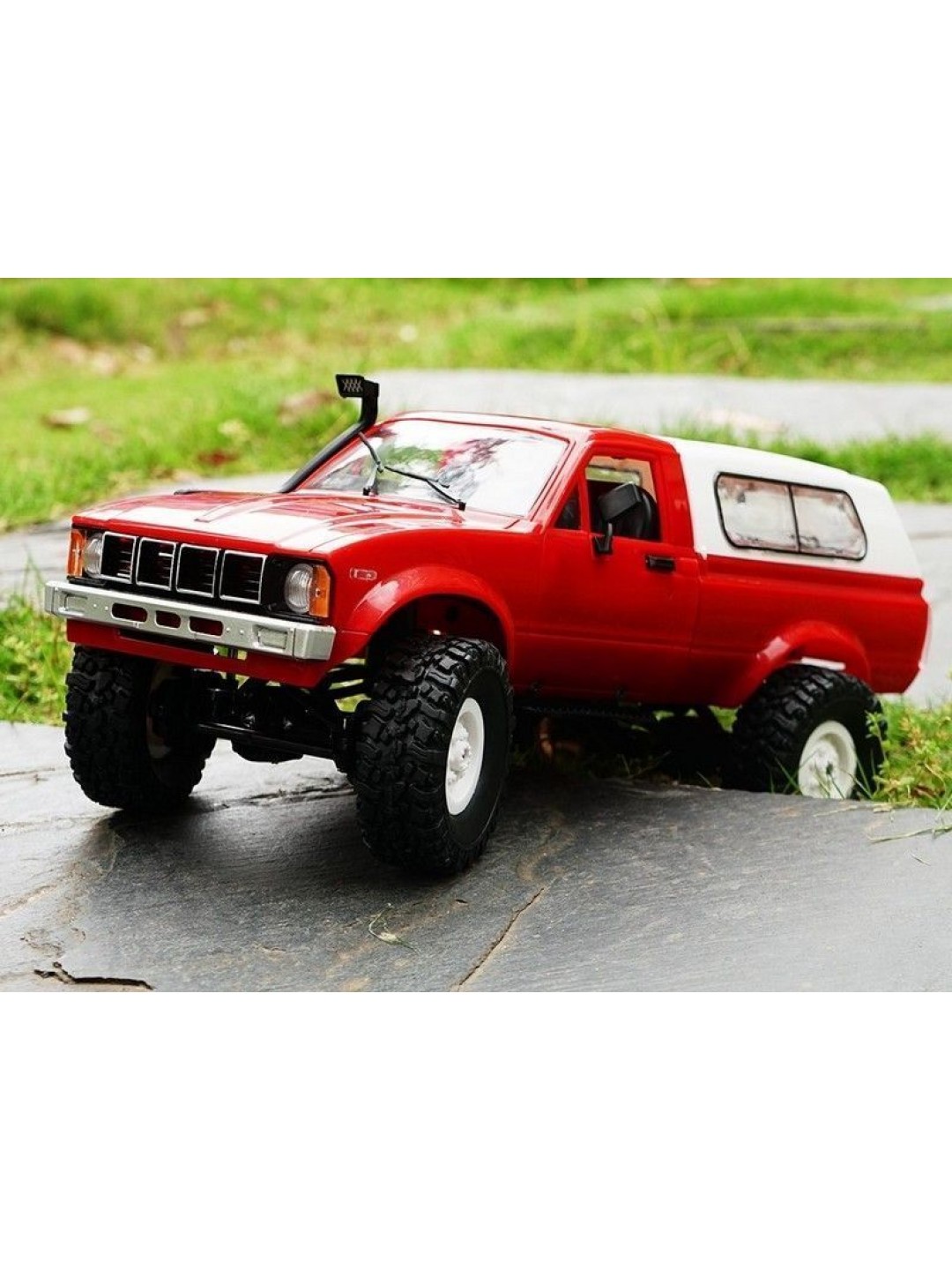 Радиоуправляемая машина WPL пикап Hilux (красная) 4WD 2.4G 1/16 RTR