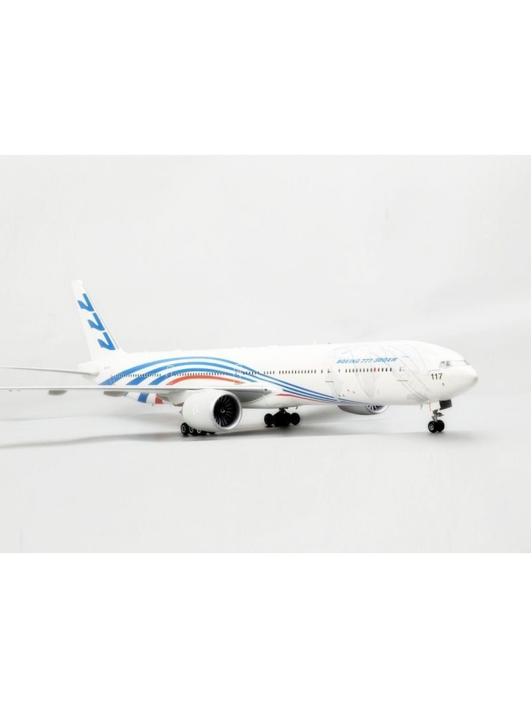 Сборная модель ZVEZDA Пассажирский авиалайнер Боинг 777-300 ER, 1/144