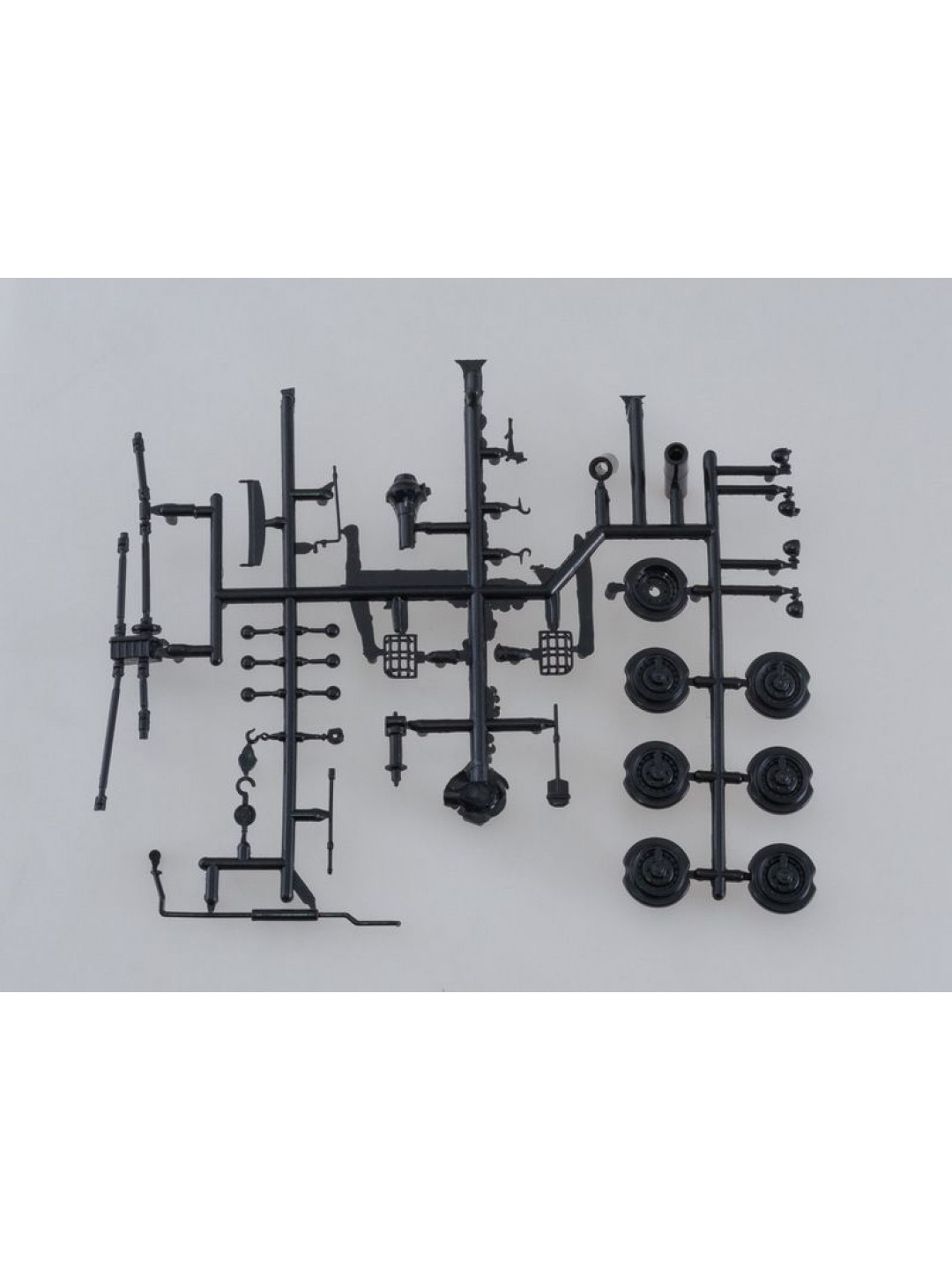 Сборная модель AVD Бронетранспортёр БТР-152К, 1/43