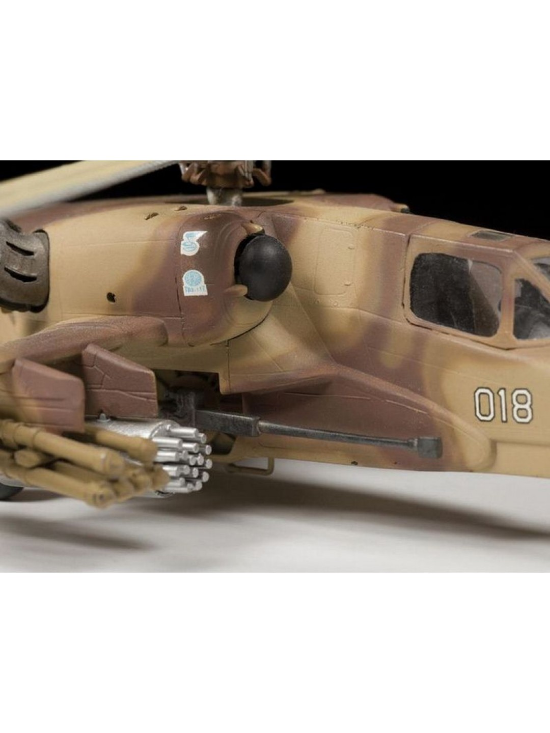 Сборная модель ZVEZDA Российский ударный вертолет "Черная акула", 1/72