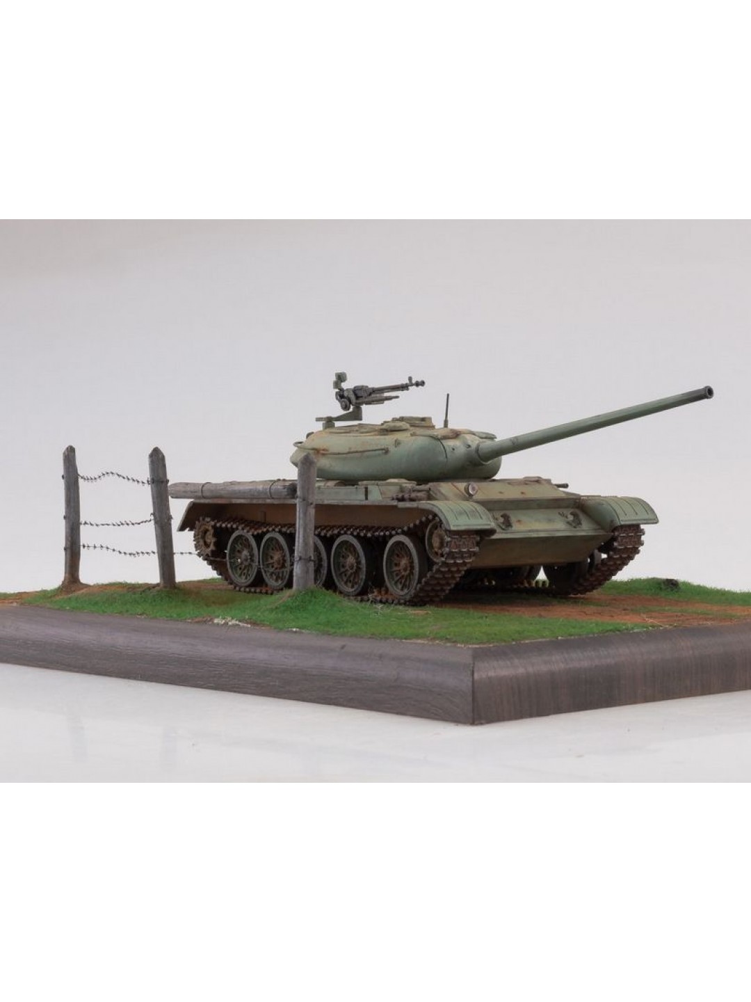Сборная модель AVD Средний танк T-54-1, 1/43