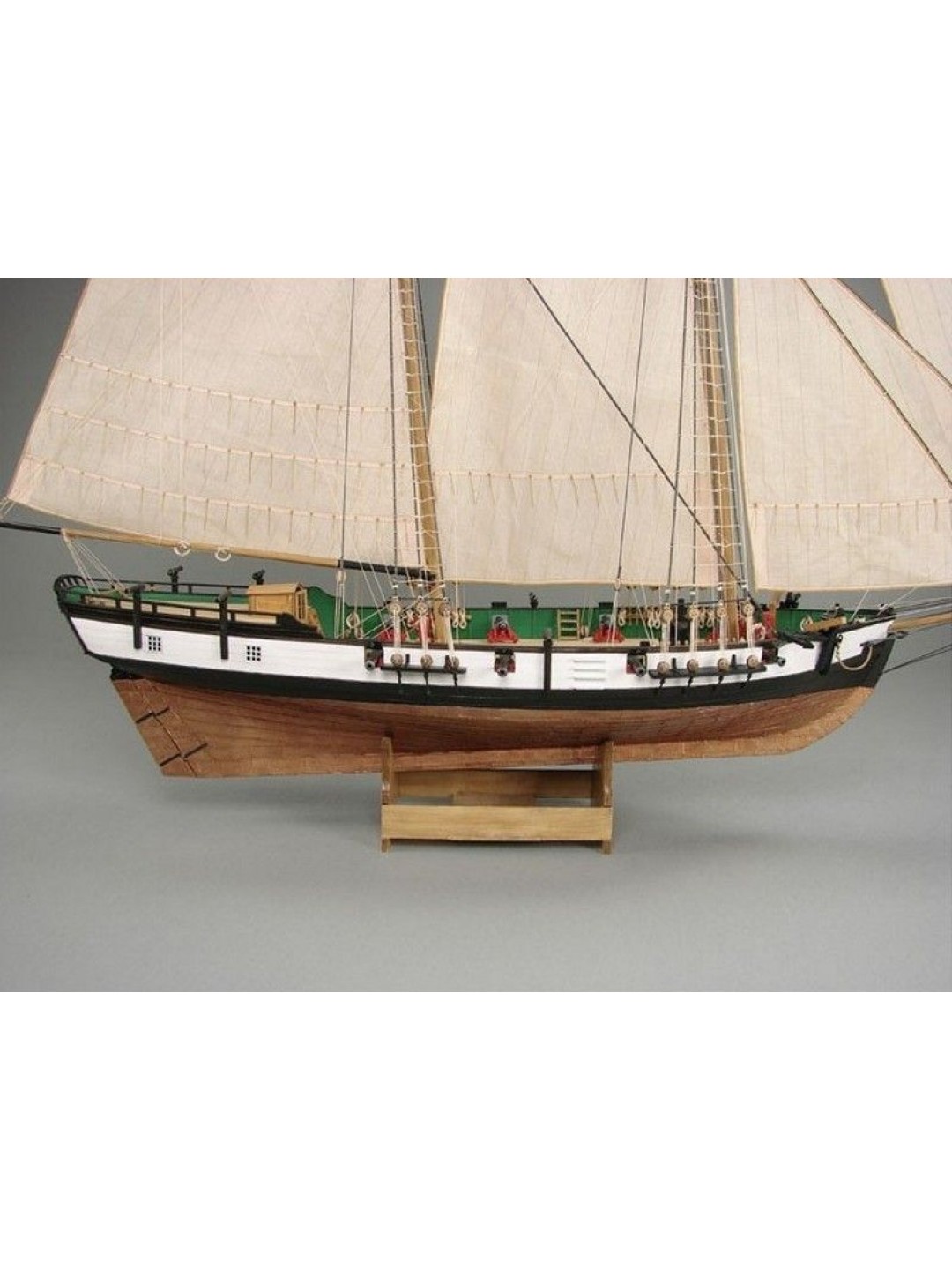 Сборная картонная модель Shipyard балтиморский клипер Berbice в верфи Quay-Portt 1780 г (№38), 1/96