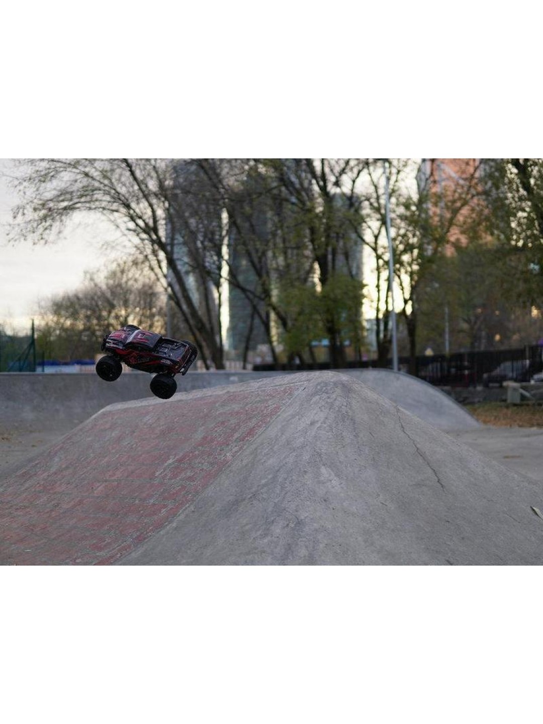 Радиоуправляемый монстр Remo Hobby MMAX (синий) 4WD 2.4G 1/10 RTR