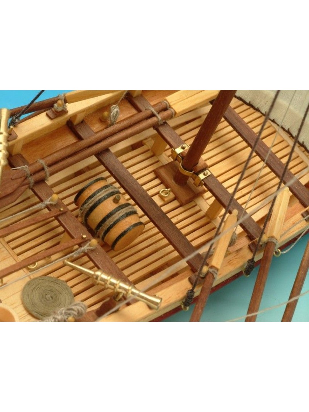 Сборная деревянная модель капитанской шлюпки корабля Artesania Latina SANTISIMA TRINIDAD, 1/50