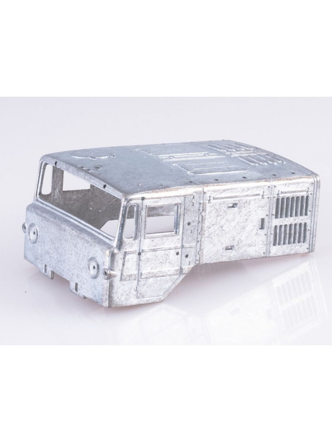 Сборная модель AVD МАЗ-537 с полуприцепом ЧМЗАП-5247Г, 1/43