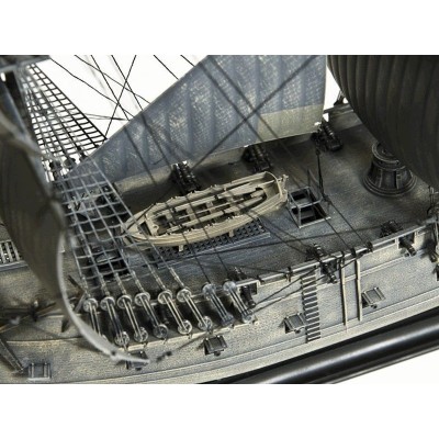 Сборная модель ZVEZDA Корабль Джека Воробья "Черная жемчужина", 1/72
