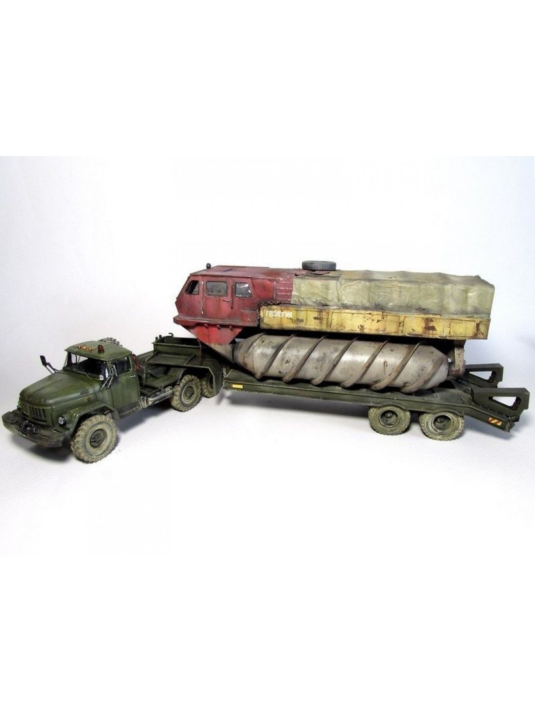 Сборная модель AVD Шнекороторный снегоболотоход ЗИЛ-4904, 1/43