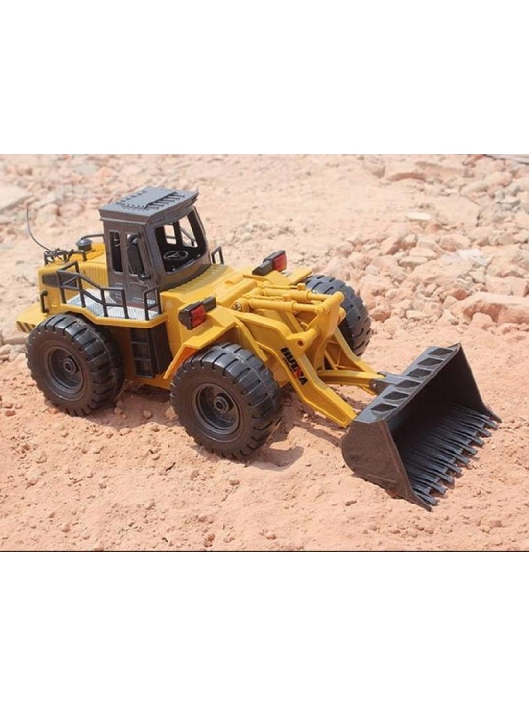 Радиоуправляемый бульдозер HUI NA TOYS 2.4G 6CH 1/18 RTR