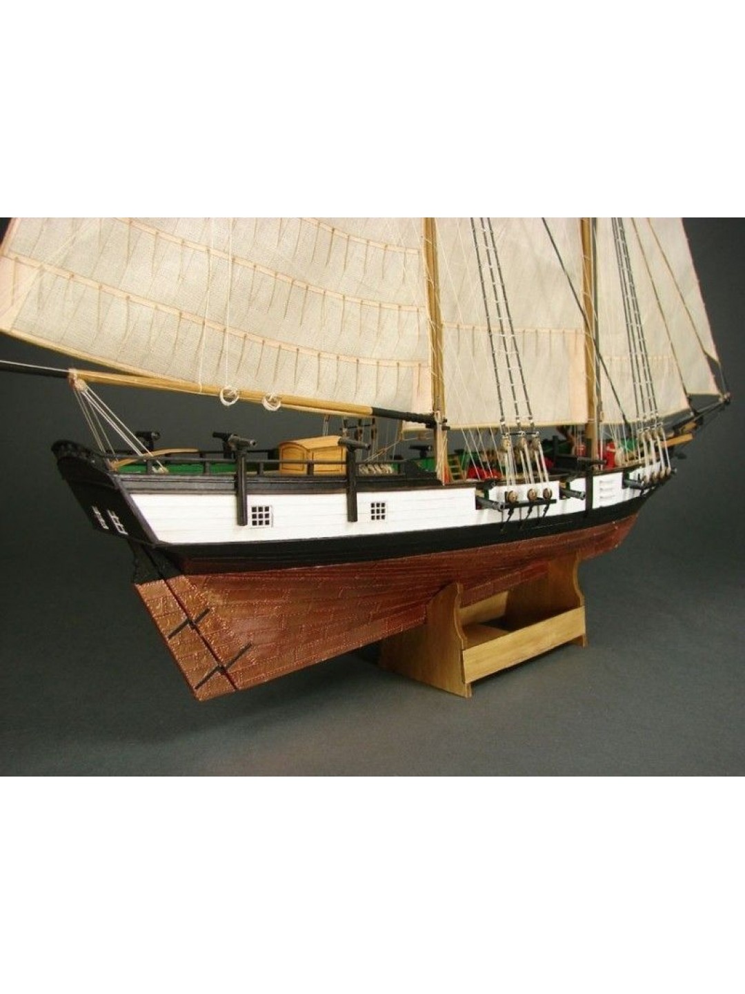 Сборная картонная модель Shipyard балтиморский клипер Berbice в верфи Quay-Portt 1780 г (№38), 1/96