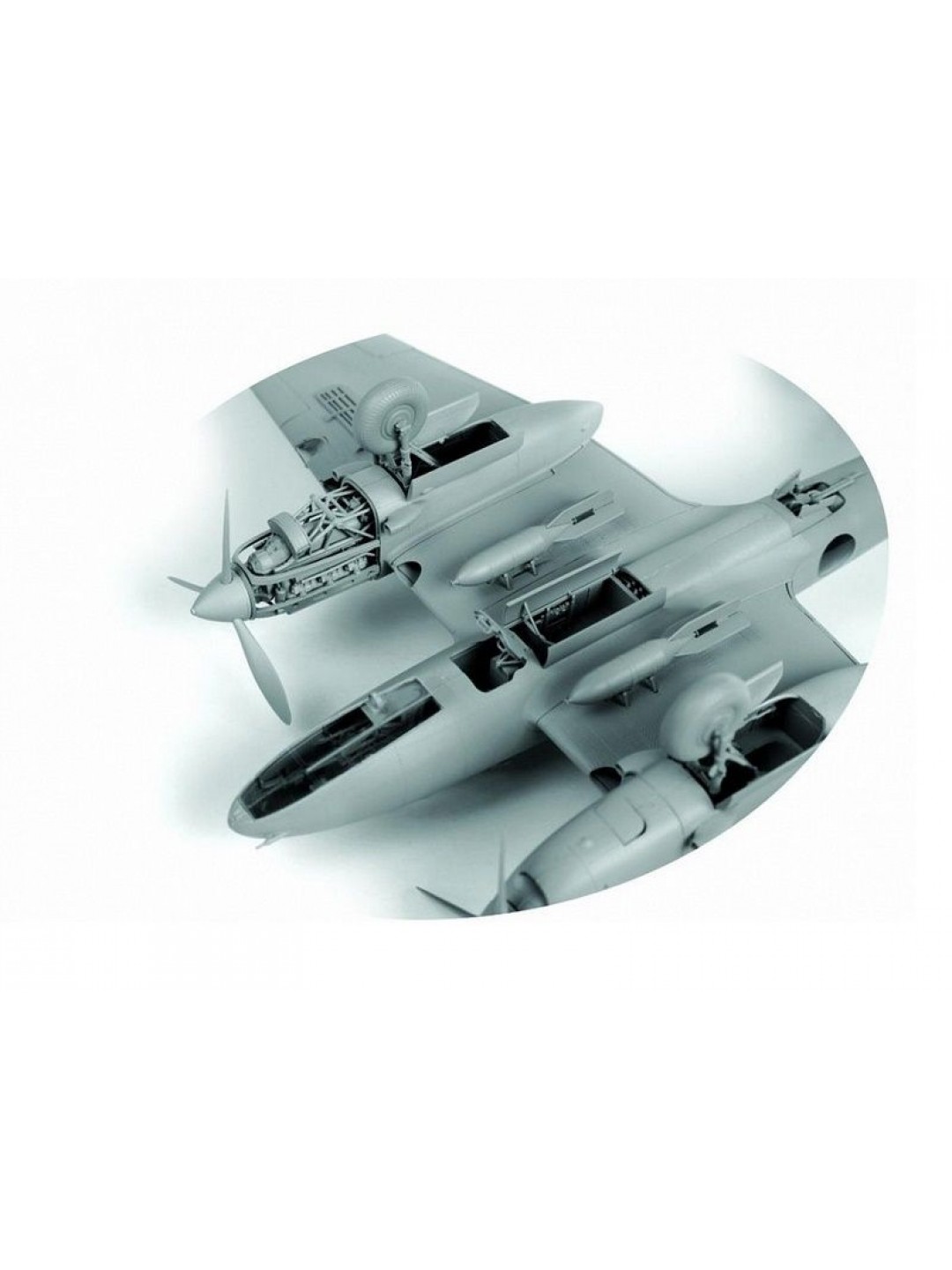 Сборная модель ZVEZDA Пикирующий бомбардировщик Пе-2, 1/48