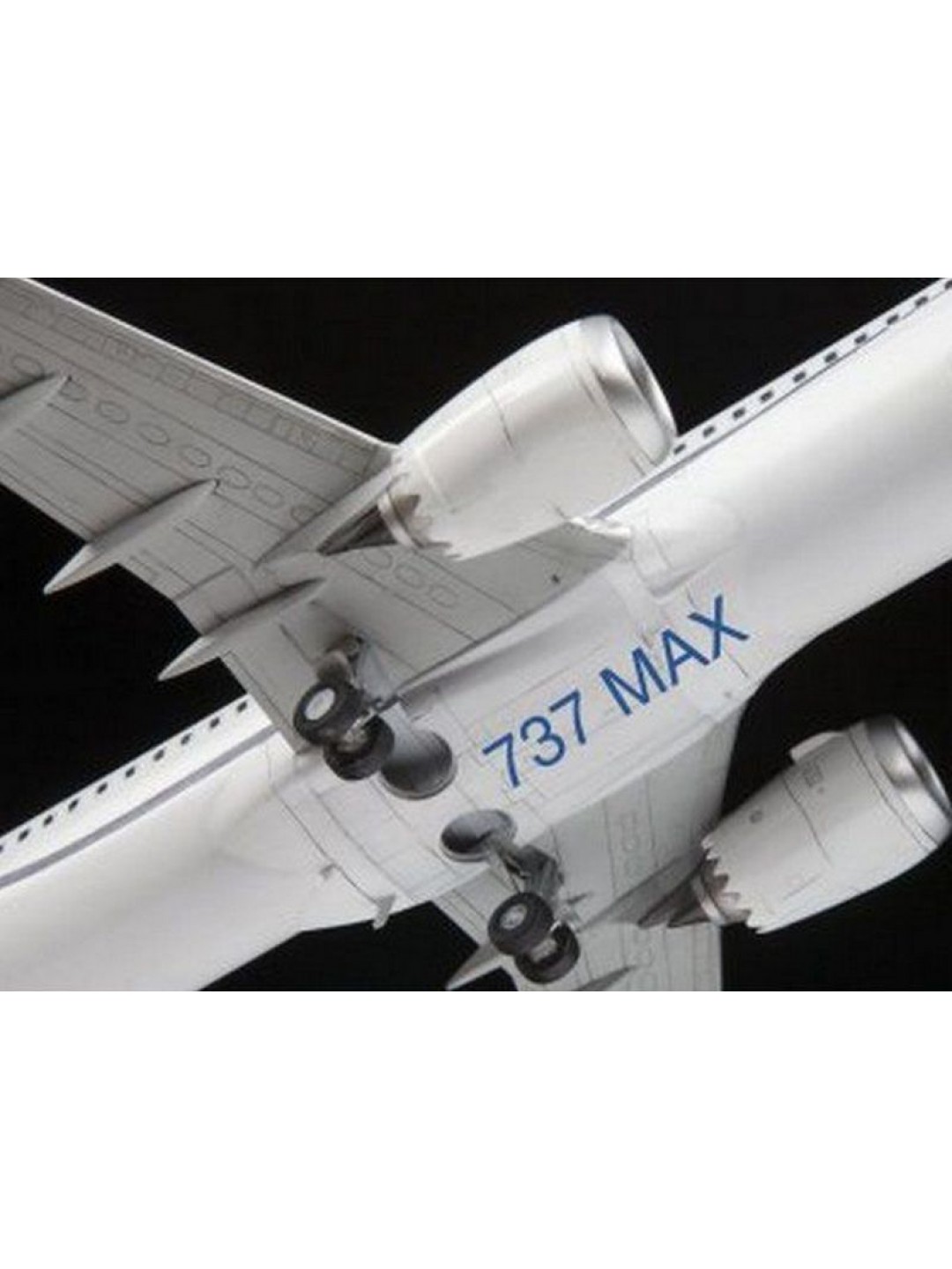 Сборная модель ZVEZDA Пассажирский авиалайнер Боинг 737-8 MAX, 1/144