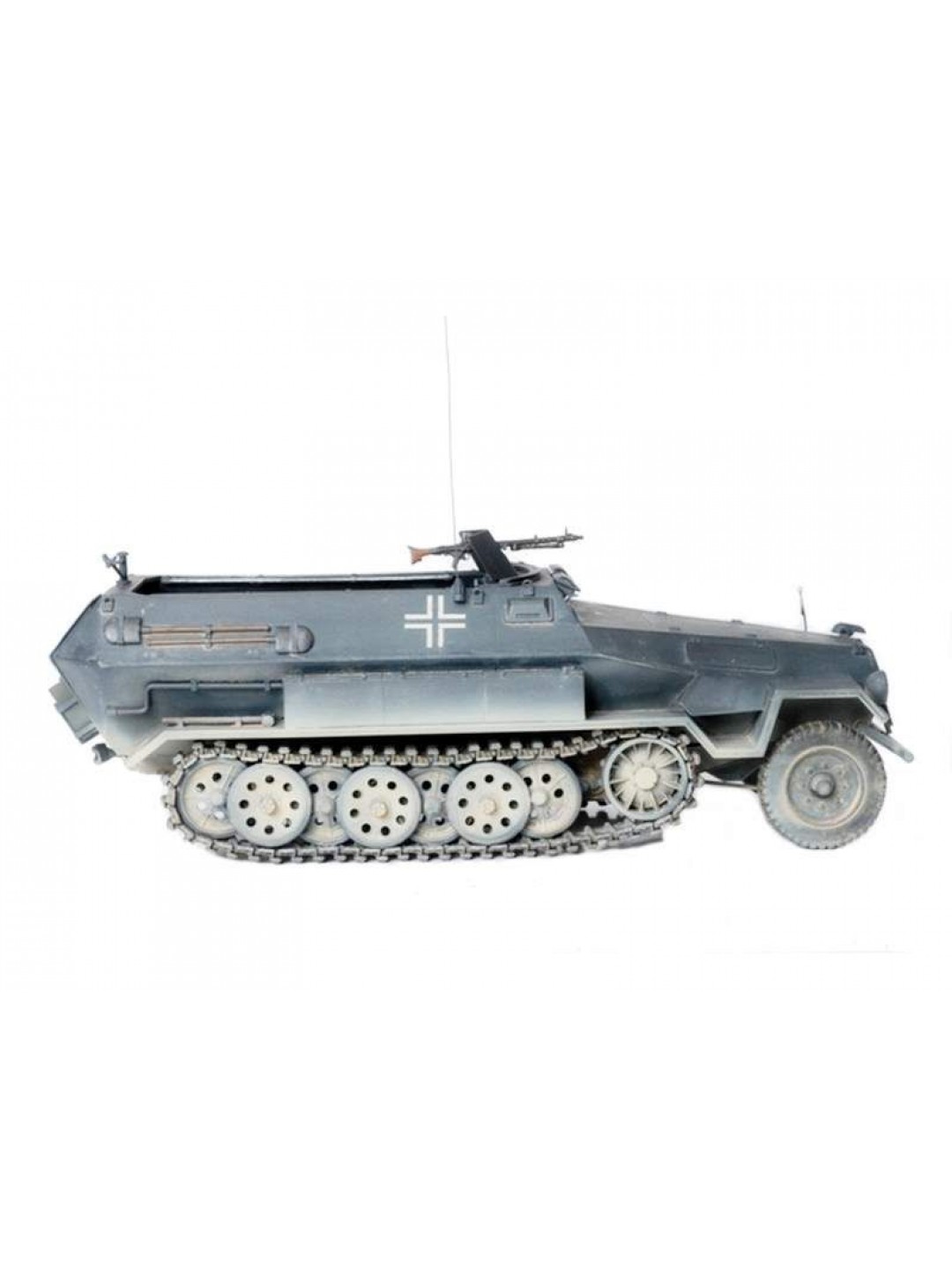 Сборная модель ZVEZDA Немецкий бронетранспортер "Ханомаг" Sd.Kfz 251/1 AusF.B, 1/35