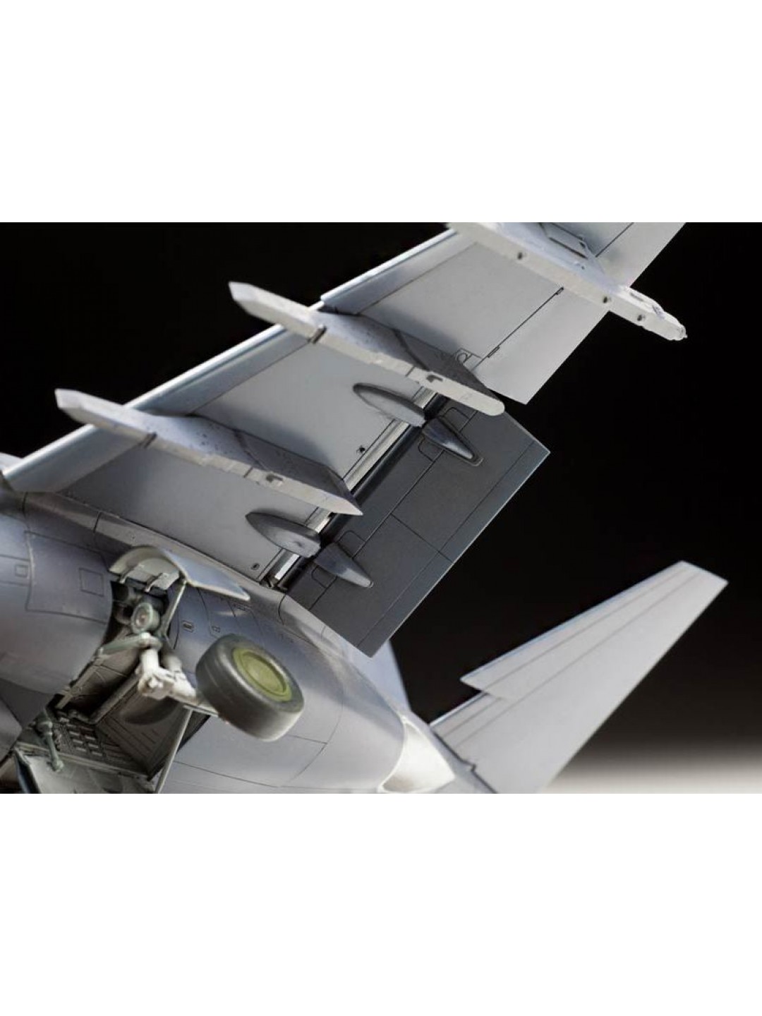 Сборная модель ZVEZDA Российский легкий штурмовик Як-130, 1/48