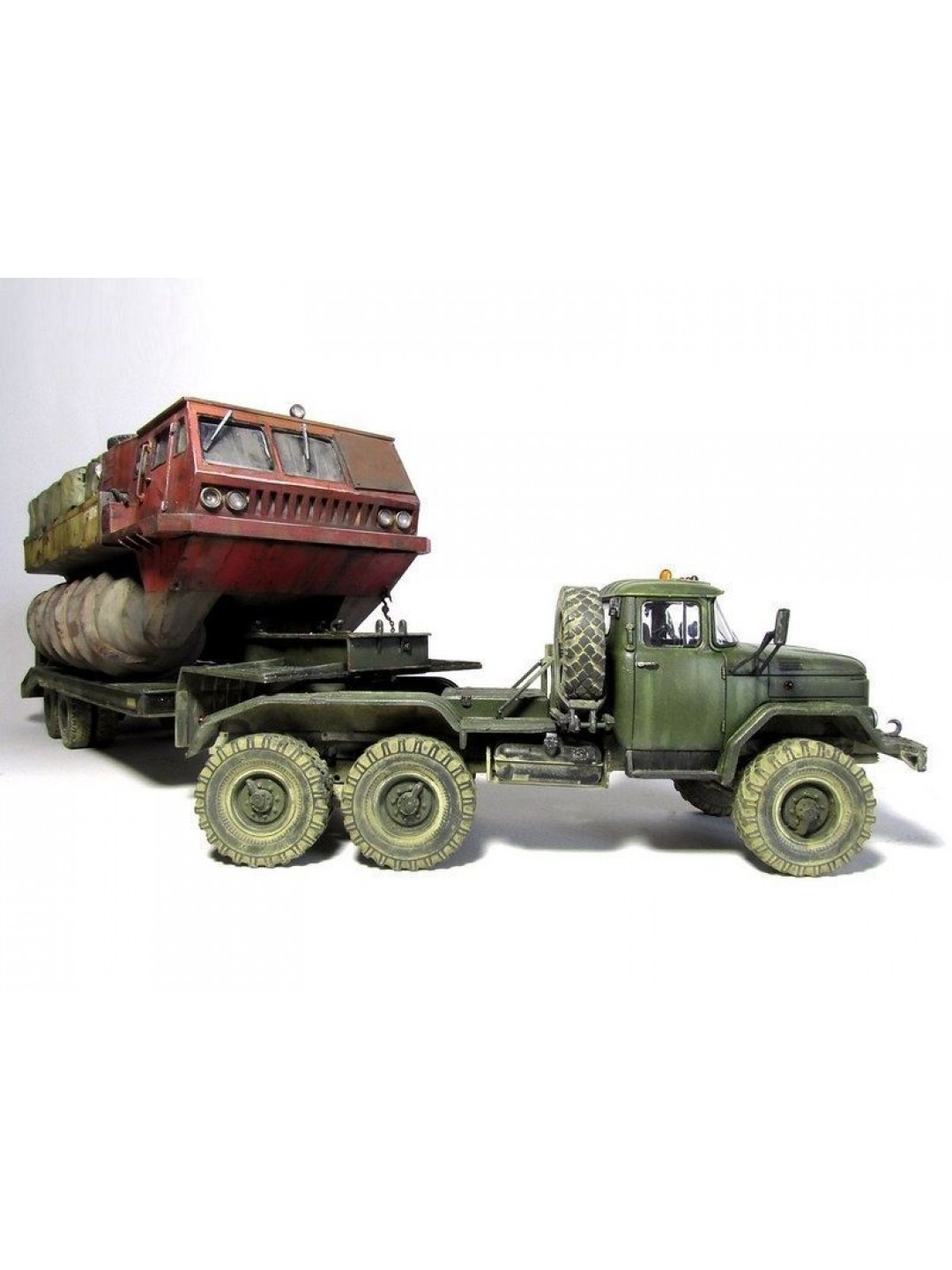 Сборная модель AVD Шнекороторный снегоболотоход ЗИЛ-4904, 1/43