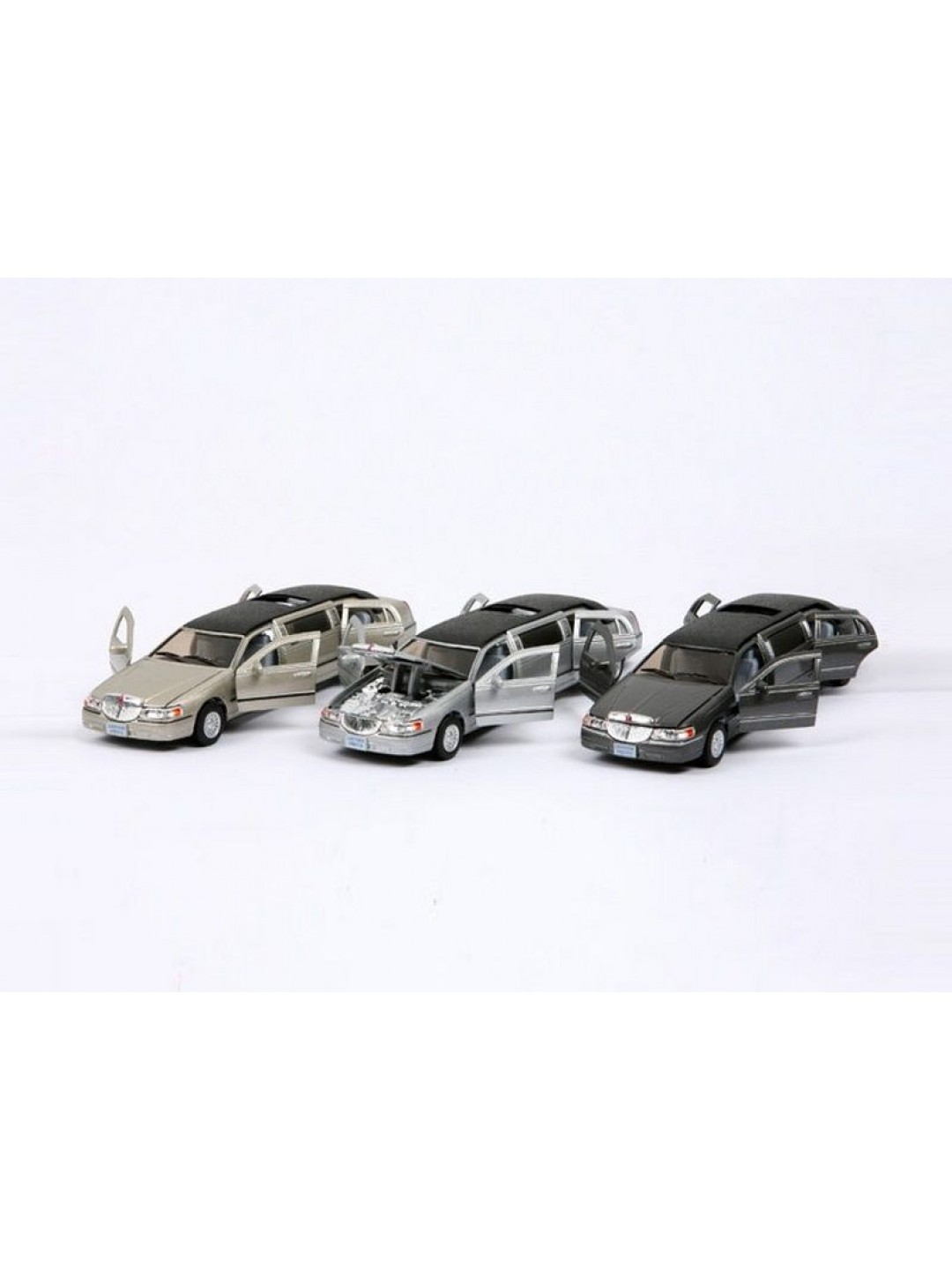 Машина Kinsmart "Lincoln Town Car Stretch Limousine" инерция (1/6шт.) 1:38 б/к