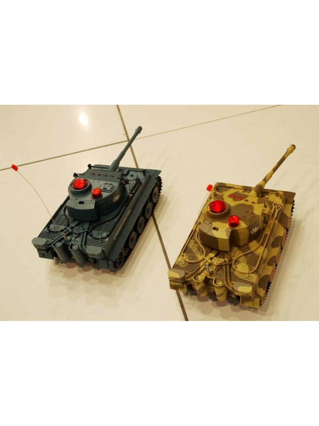 Р/У танк Huan Qi Tiger 1:24 для танкового боя, 2.4G RTR + акб и ЗУ