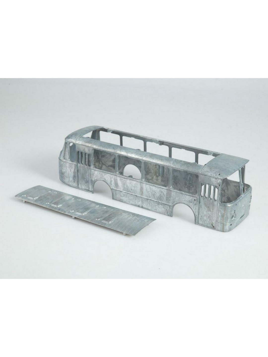 Сборная модель AVD ЛАЗ-695Н, 1/43
