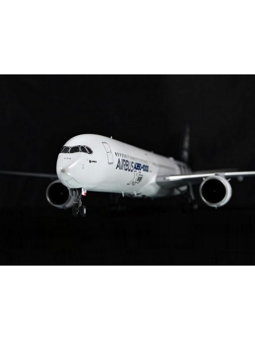 Сборная модель ZVEZDA Пассажирский авиалайнер Аэробус А-350-1000, 1/144