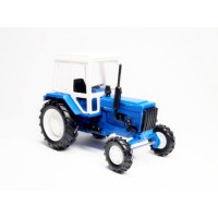 Сувенирная модель трактора МТЗ-82 металл (синий с бел. пласт. кабиной) 1:43 Сувенирная модель трактора МТЗ-82 металл (синий с бел. пласт. кабиной) 1:43