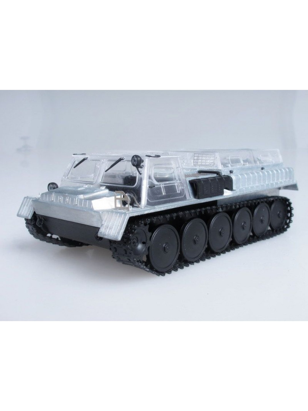Сборная модель AVD ГТ-СМ гусеничный транспортёр (KIT), 1/43