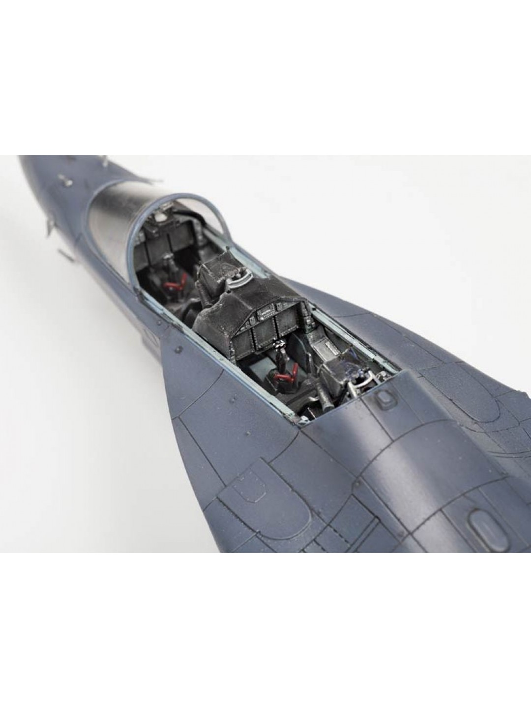 Сборная модель ZVEZDA Российский легкий штурмовик Як-130, 1/48