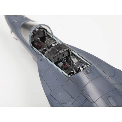 Сборная модель ZVEZDA Российский легкий штурмовик Як-130, 1/48