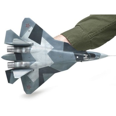 Сборная модель ZVEZDA Самолёт пятого поколения Су-50 (Т-50), 1/72