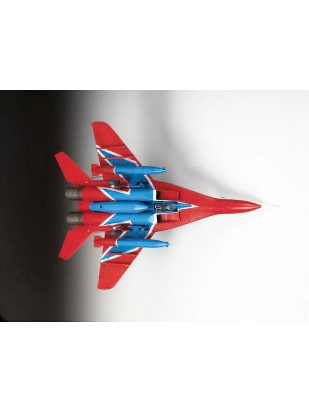 Сборная модель ZVEZDA Авиационная группа высшего пилотажа МиГ-29 "Стрижи", подарочный набор, 1/72
