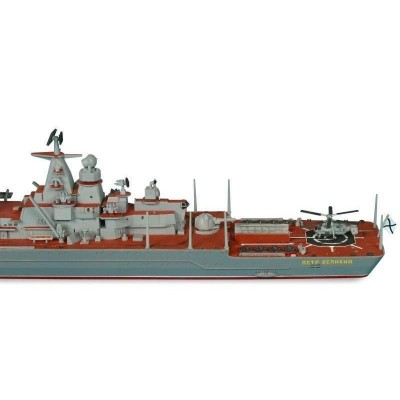 Сборная модель ZVEZDA Российский атомный ракетный крейсер “Петр Великий”, 1/700
