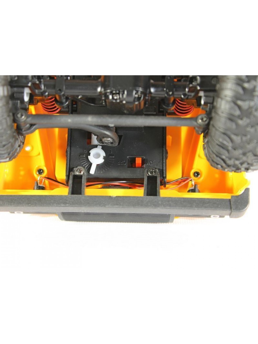 Радиоуправляемая машина MN MODEL английский внедорожник Defender (песочный) 4WD 2.4G 1/12 RTR