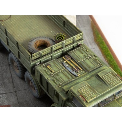 Сборная модель AVD ЗИЛ-135ЛМ бортовой, 1/43