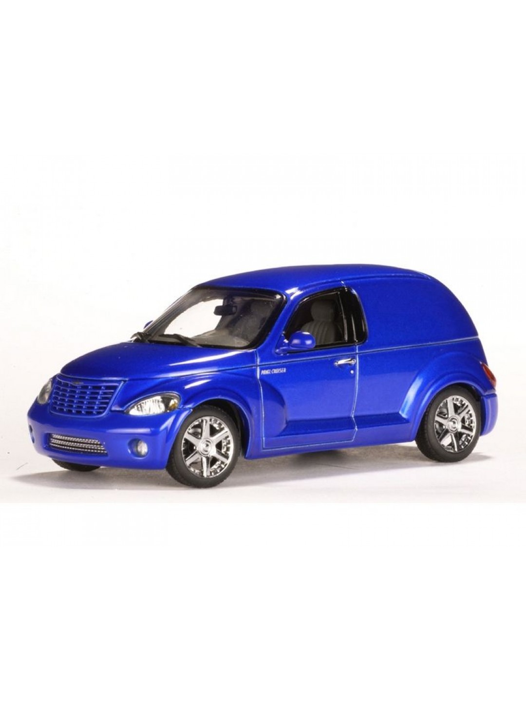 Машина Autotime "CHRYSLER PANEL CRUISER" 1:43
