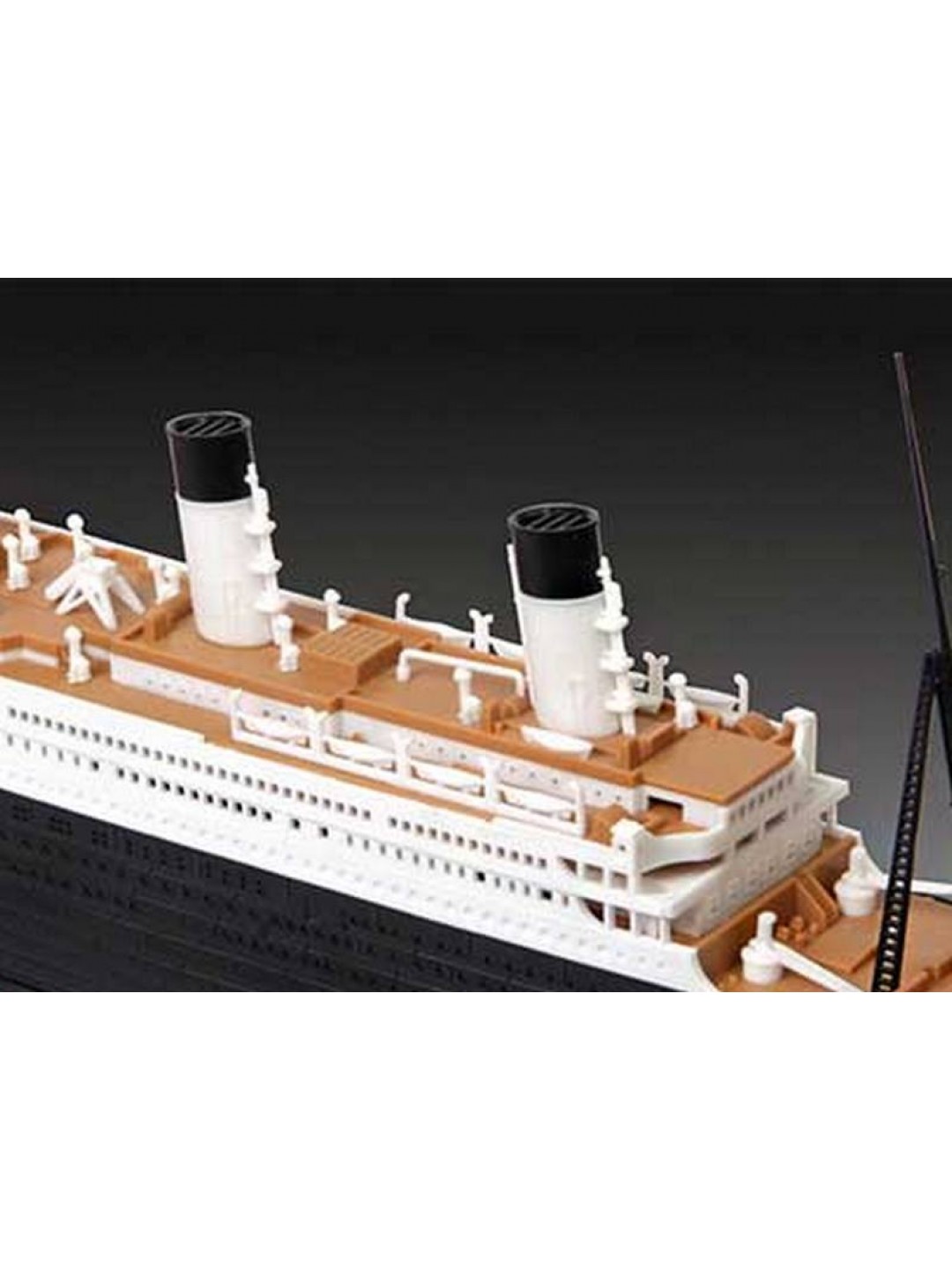 Сборная модель ZVEZDA Пассажирский лайнер "Титаник", 1/700