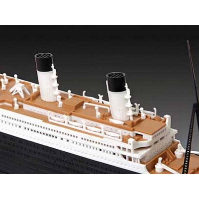 Сборная модель ZVEZDA Пассажирский лайнер "Титаник", 1/700