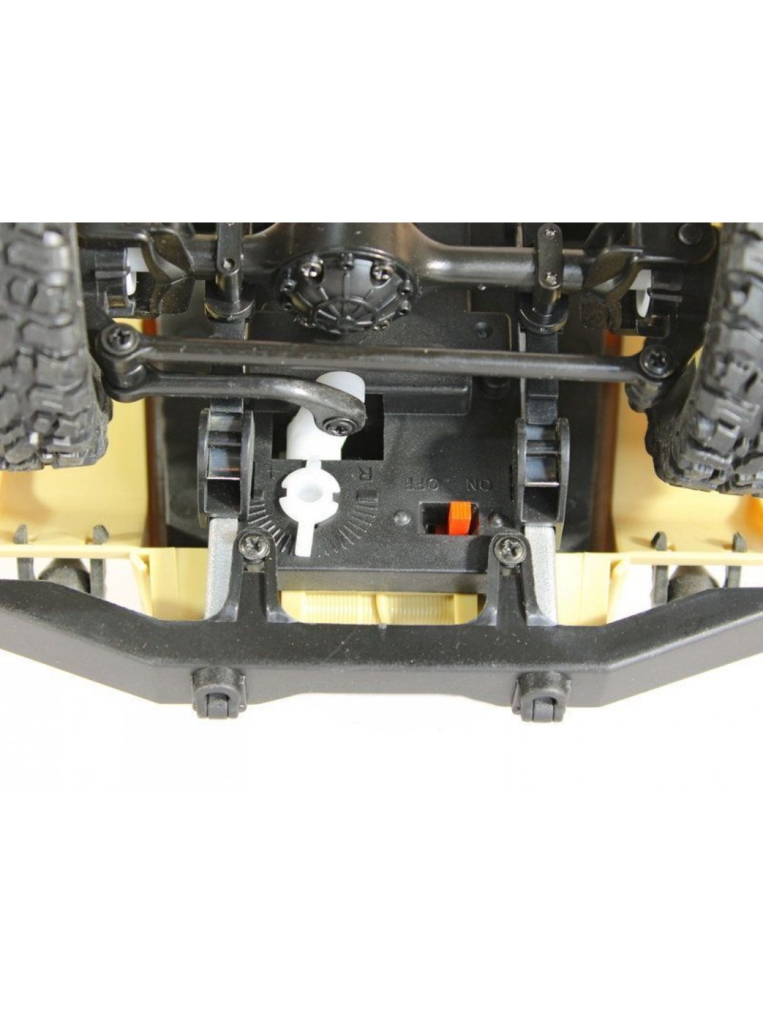 Радиоуправляемая машина MN MODEL военный грузовик (песочный) 4WD 2.4G 1/16 RTR