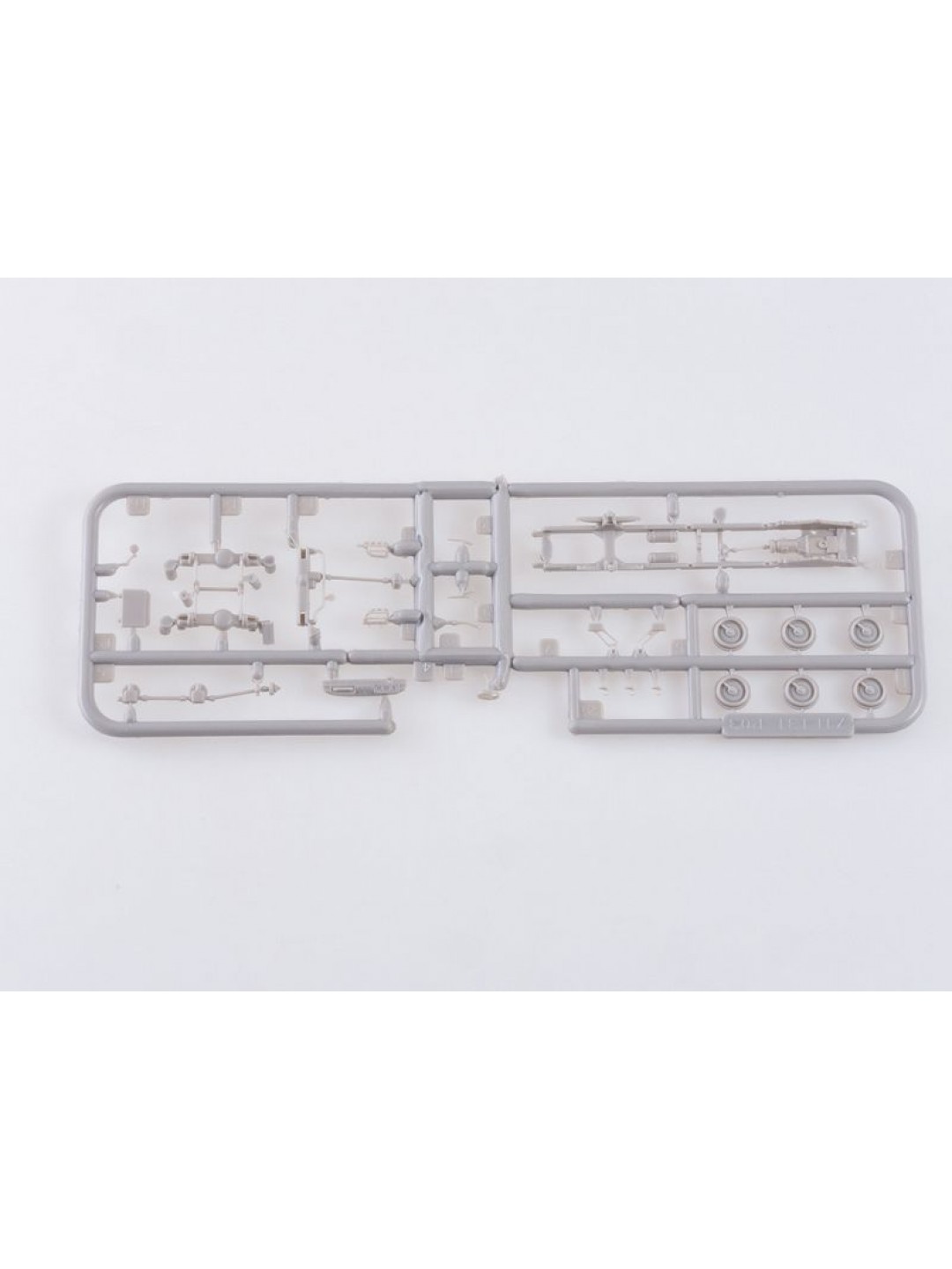 Сборная модель AVD АЦ-40(131)-137А, 1/72