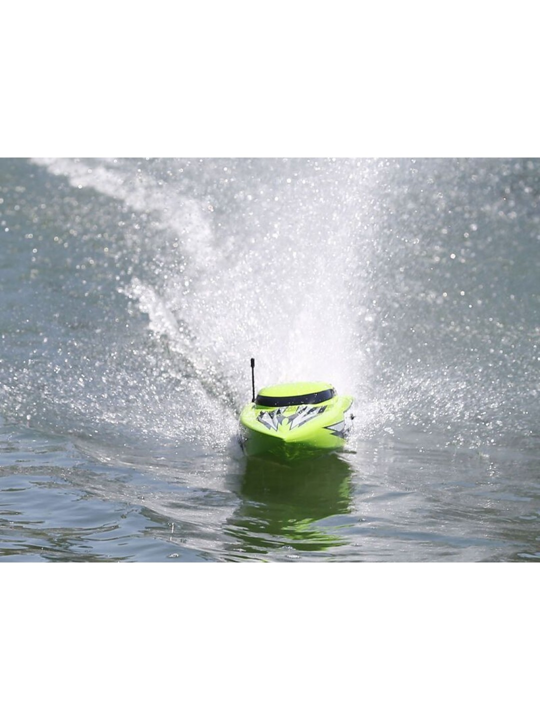 Радиоуправляемый катер ProBoat Shockwave 26 Brushless Deep-V RTR