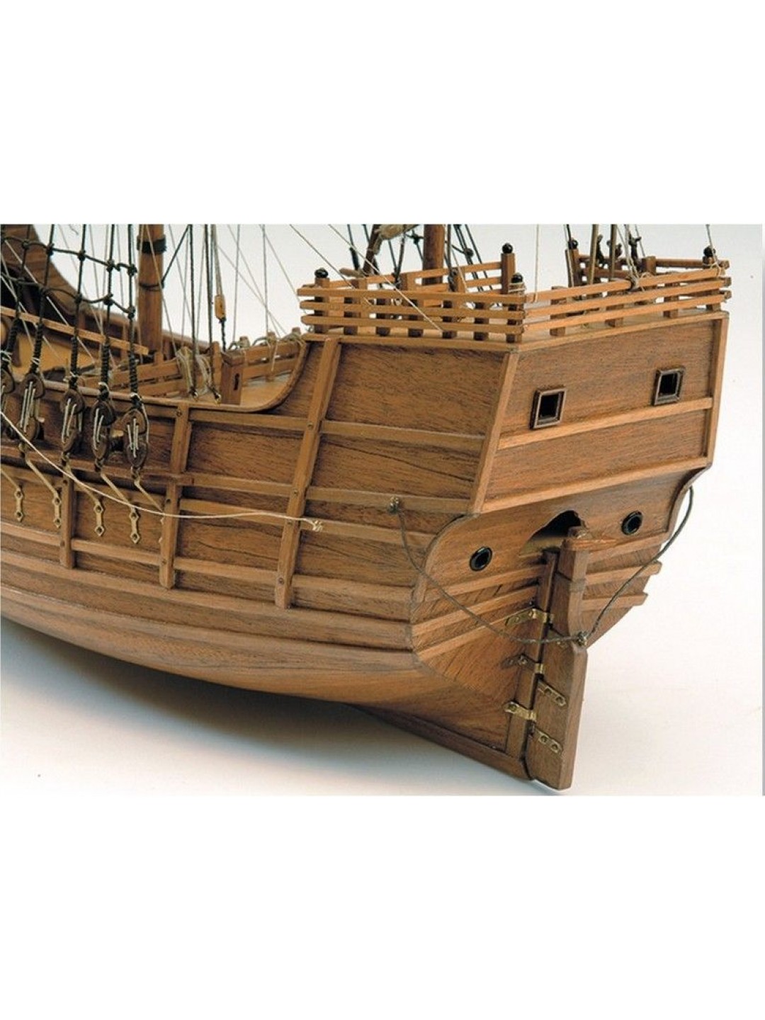 Сборная деревянная модель корабля Artesania Latina SANTA MARIA C., 1/65