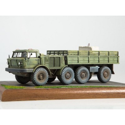 Сборная модель AVD ЗИЛ-135ЛМ бортовой, 1/43