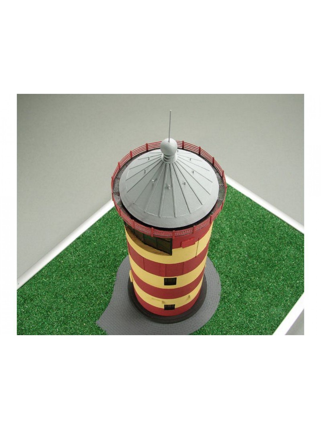 Сборная картонная модель Shipyard маяк Pilsumer Lighthouse (№45), 1/87