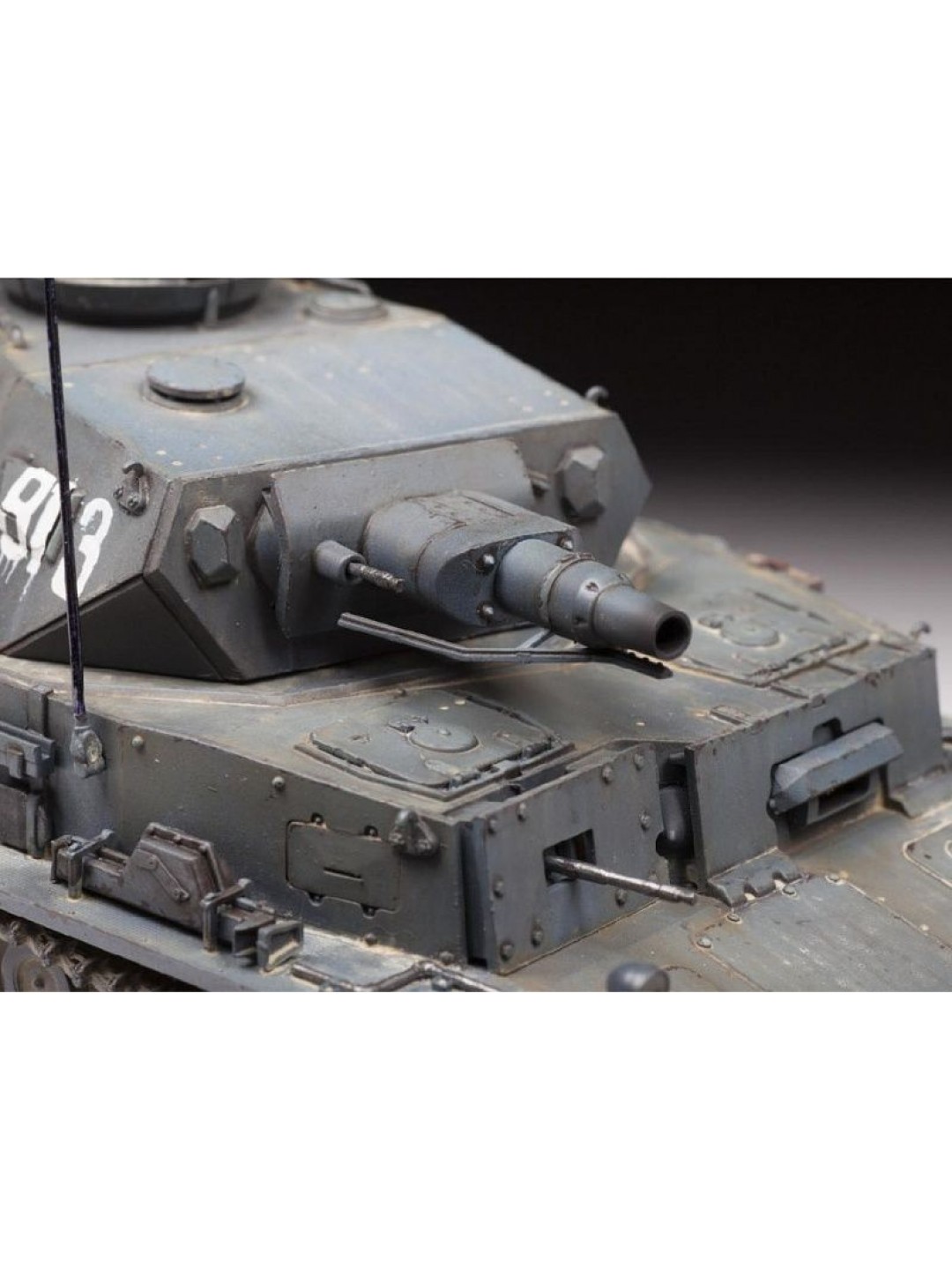 Сборная модель ZVEZDA Немецкий средний танк Т-IV E, 1/35