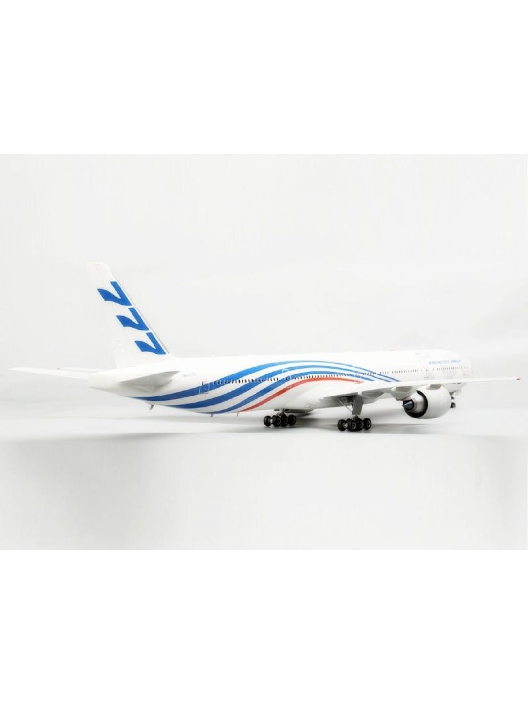 Сборная модель ZVEZDA Пассажирский авиалайнер Боинг 777-300 ER, 1/144