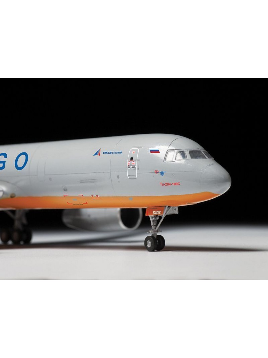 Сборная модель ZVEZDA Грузовой самолет нового поколения Ту-204-100С, 1/144