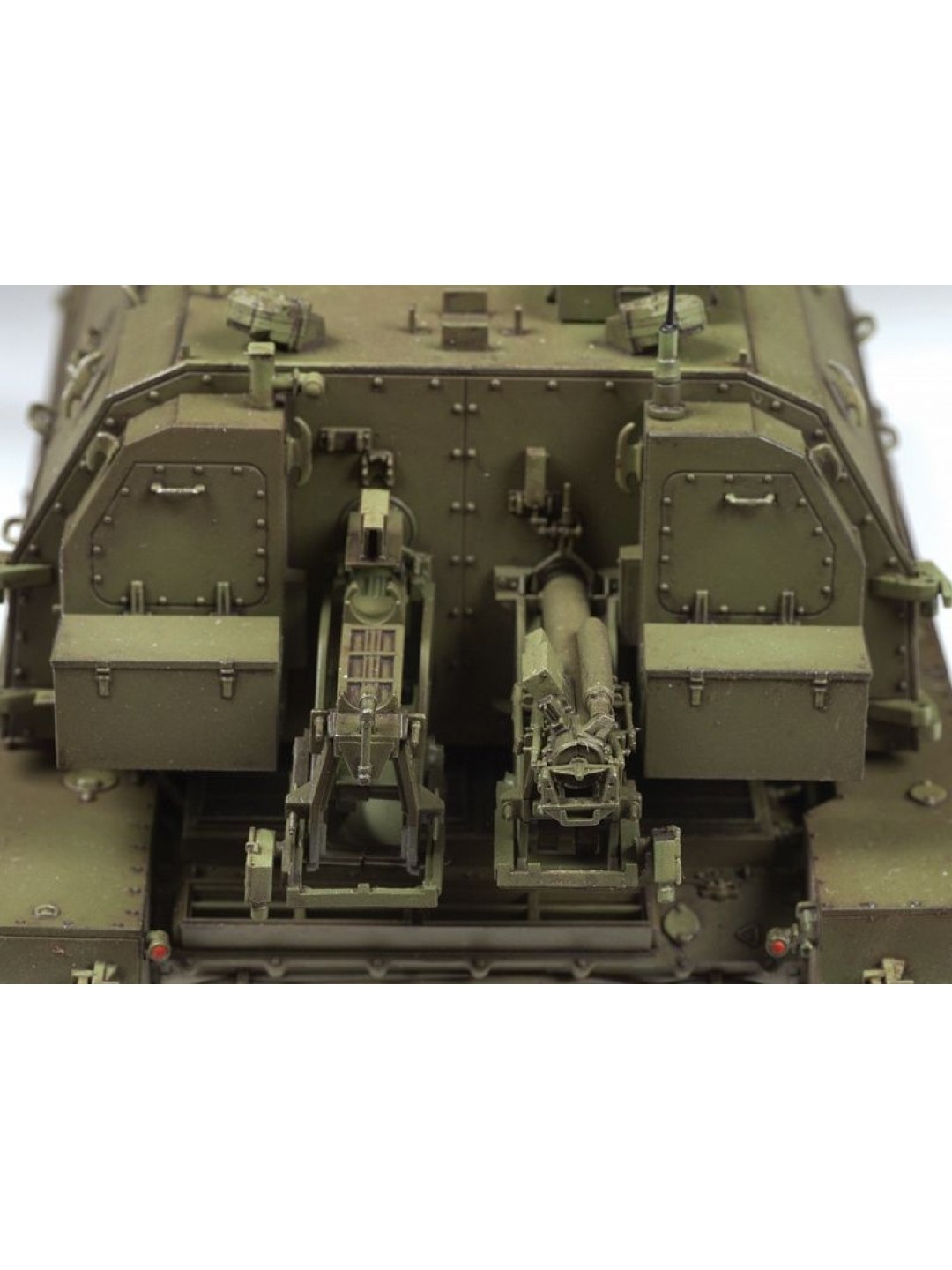 Сборная модель ZVEZDA Российская 152-мм гаубица 2С35 "Коалиция-СВ", 1/35