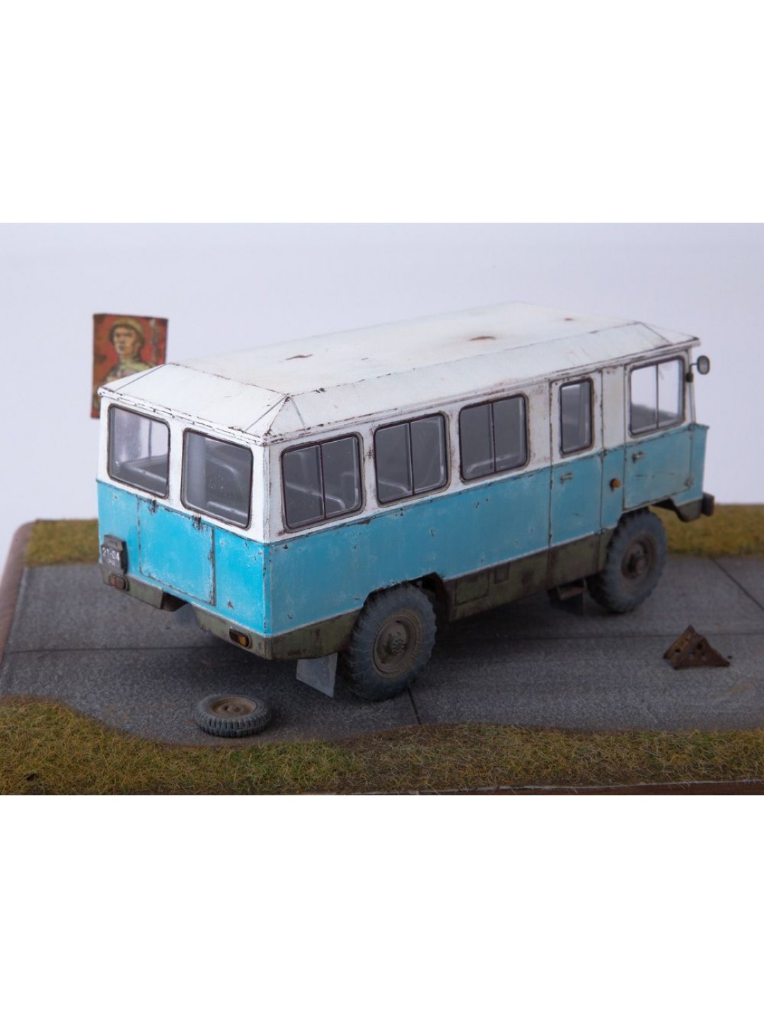 Сборная модель AVD Автобус повышенной проходимости АПП-66, 1/43