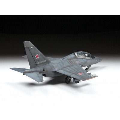 Сборная модель ZVEZDA Российский лёгкий бомбардировщик Як-130, 1/48